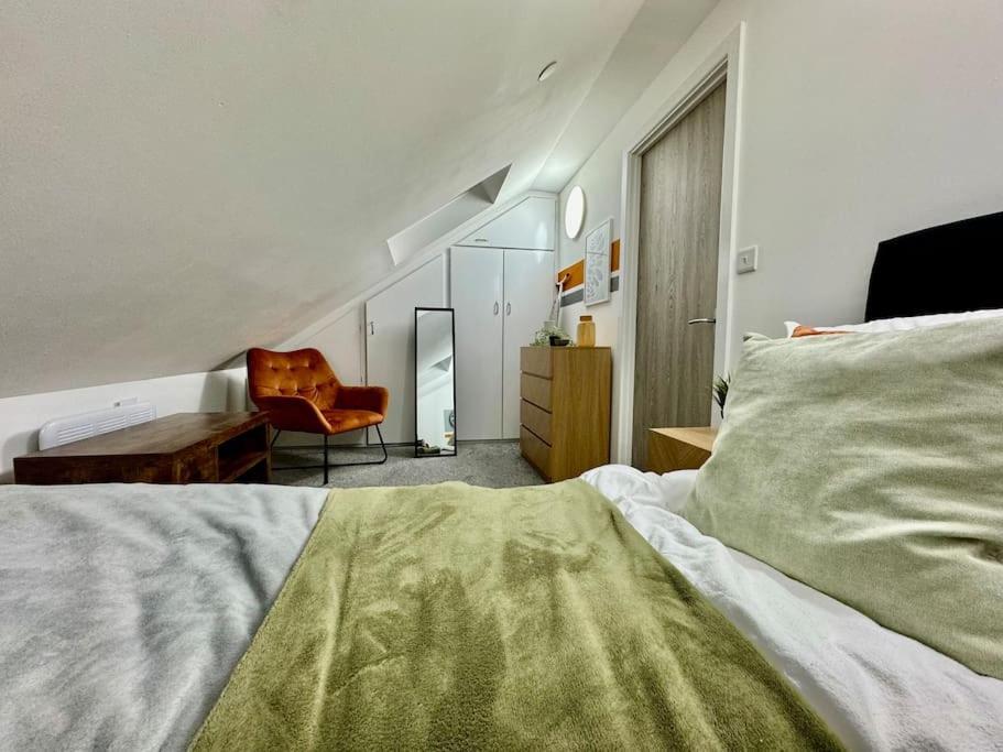 Stylish One Bedroom & A Sofa Bed 카디프 외부 사진